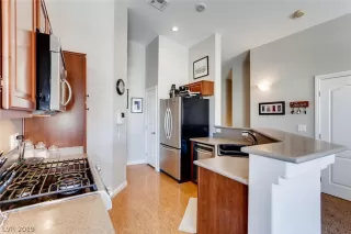 Photo #4: 2130595 Listing