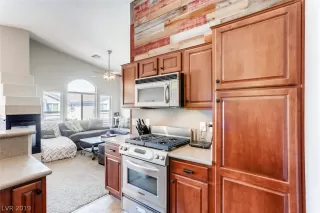 Photo #5: 2130595 Listing