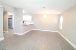 Photo #1: 2130689 Listing