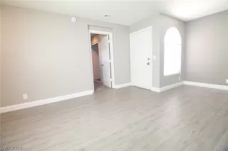 Photo #3: 2130689 Listing