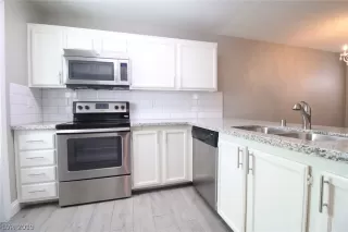 Photo #5: 2130689 Listing