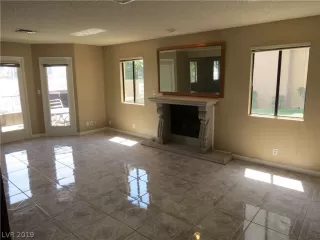 Photo #3: 2130710 Listing