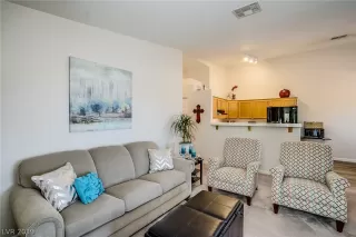 Photo #4: 2130717 Listing 