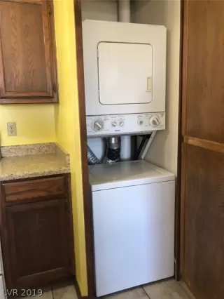 Photo #6: 2130746 Listing