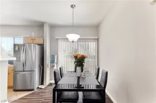 Photo #4: 2130762 Listing