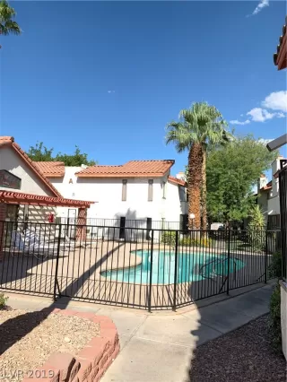 Photo #4: 2130766 Listing 