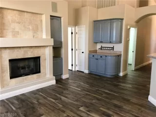 Photo #2: 2130902 Listing 
