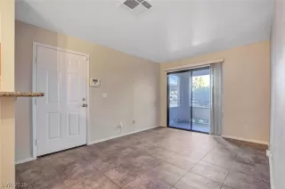 Photo #3: 2130935 Listing