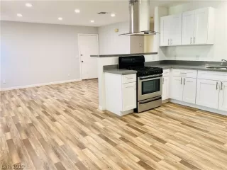 Photo #2: 2130941 Listing 