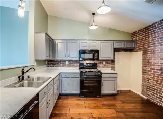 Photo #1: 2130961 Listing 