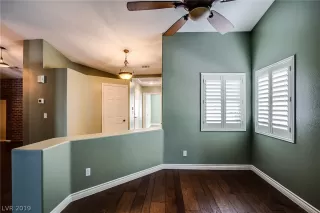 Photo #5: 2130961 Listing 