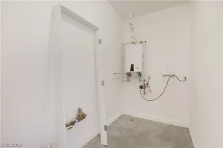 Photo #6: 2130970 Listing