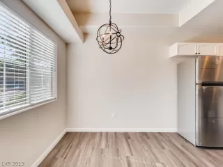 Photo #6: 2130991 Listing