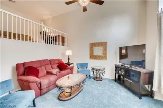 Photo #4: 2131034 Listing