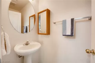 Photo #6: 2131034 Listing