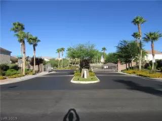 Photo #2: 2131049 Listing