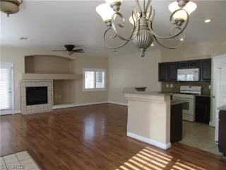 Photo #6: 2131049 Listing