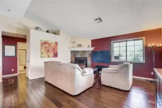 Photo #3: 2131106 Listing 