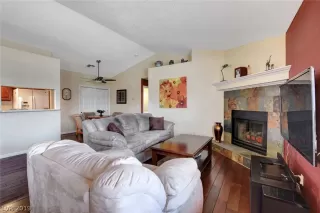 Photo #5: 2131106 Listing 