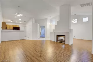 Photo #3: 2131128 Listing 