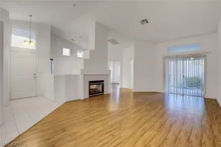 Photo #4: 2131128 Listing 