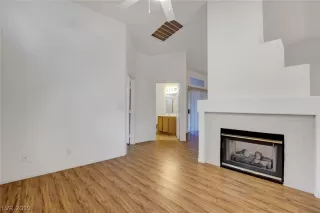 Photo #5: 2131128 Listing 