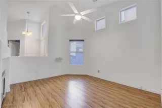 Photo #6: 2131128 Listing 