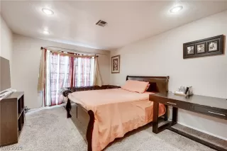 Photo #4: 2131175 Listing 