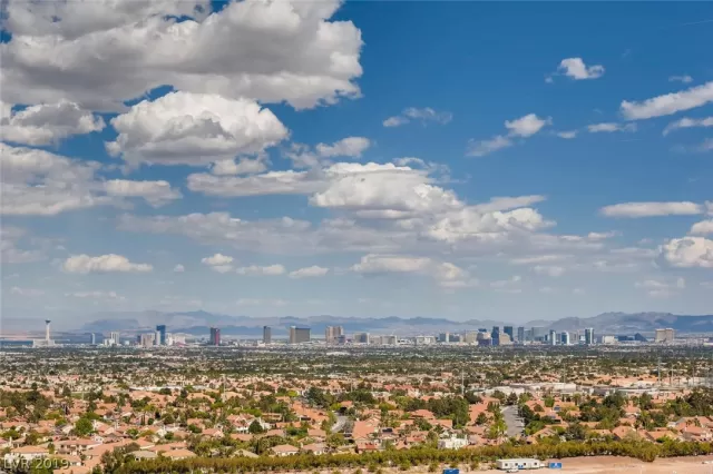 MLS: 2131179 Condo For Sale