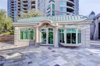 Photo #4: 2131179 Listing