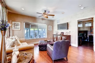 Photo #5: 2131179 Listing