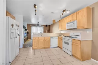 Photo #5: 2131199 Listing 