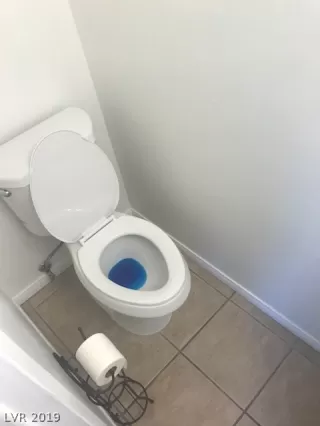 Photo #6: 2131331 Listing 