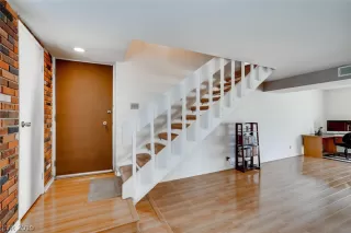 Photo #3: 2131435 Listing