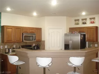 Photo #3: 2131453 Listing 