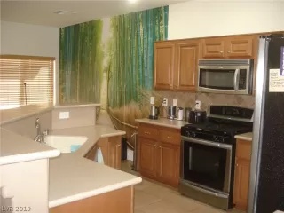 Photo #5: 2131453 Listing 