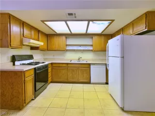 Photo #3: 2131563 Listing 