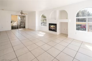 Photo #4: 2131572 Listing 