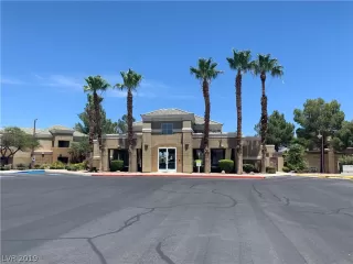 Photo #3: 2131596 Listing 