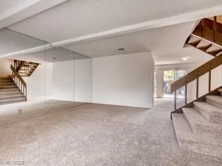 Photo #1: 2131617 Listing