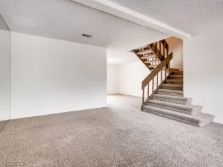 Photo #2: 2131617 Listing