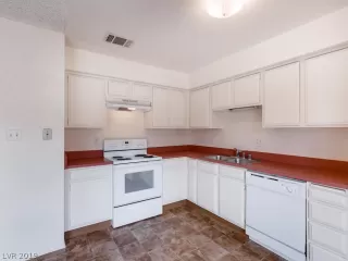 Photo #4: 2131617 Listing