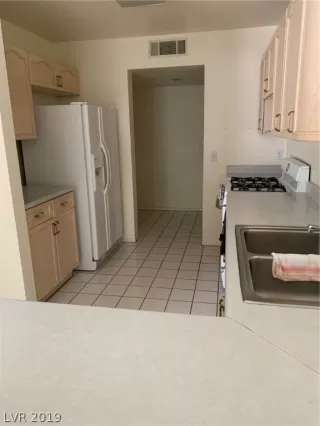 Photo #3: 2131677 Listing