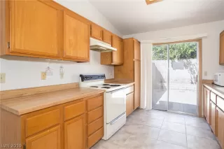 Photo #2: 2131718 Listing