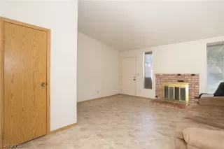 Photo #4: 2131718 Listing