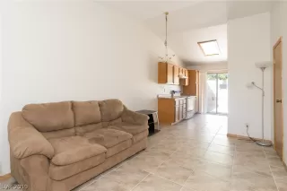 Photo #6: 2131718 Listing