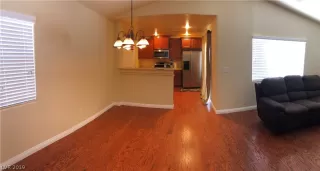 Photo #4: 2131738 Listing