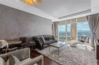 Photo #2: 2131755 Listing 