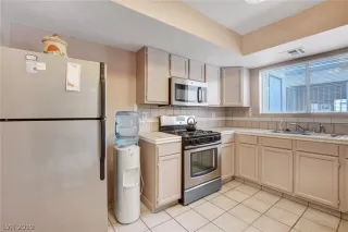 Photo #5: 2131800 Listing 