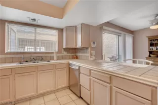 Photo #6: 2131800 Listing 